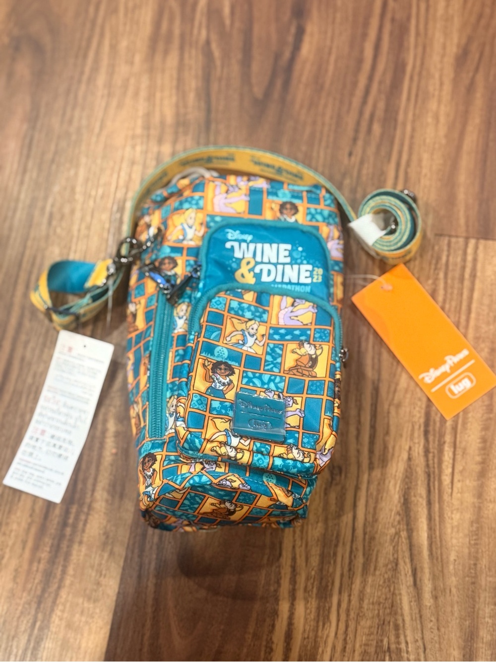 WDW RunDisney 2023 Wine & Dine Half Marathon Figment Lug Water Bottle Holder Bag